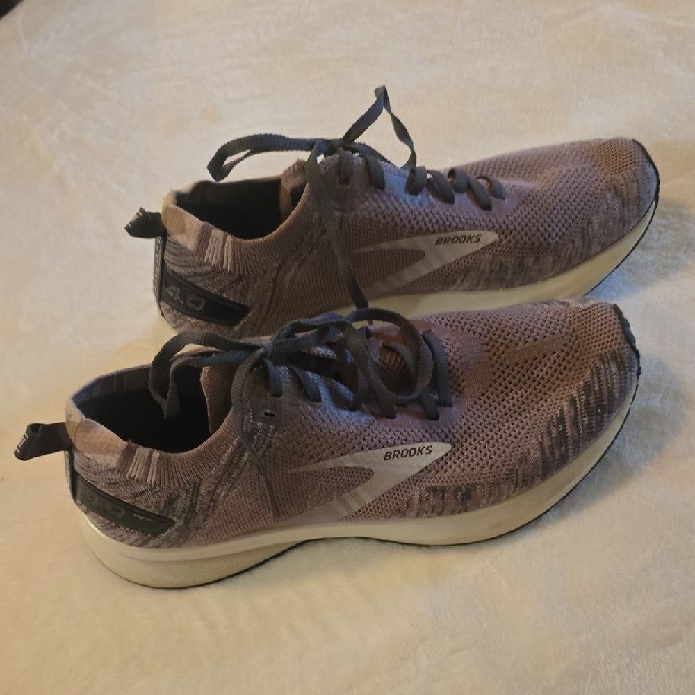 Brooks Dusty Purple and Gray Athletic Shoe